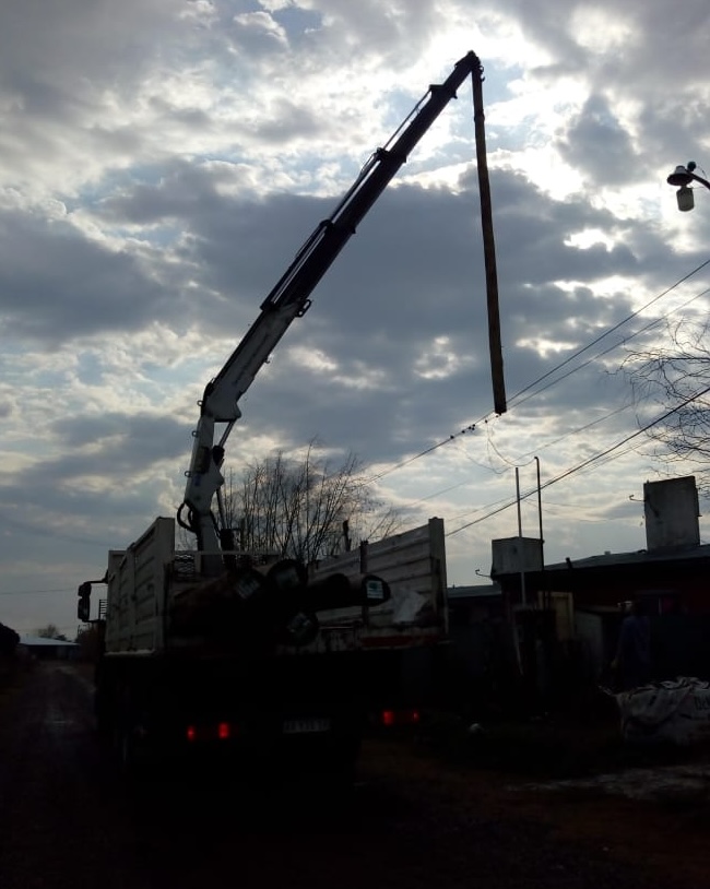 Instalación de postes de luz